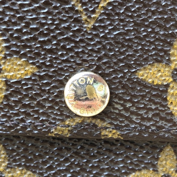 -SOLD- Louis Vuitton Monogram Sarah Wallet - Picture 7 of 9